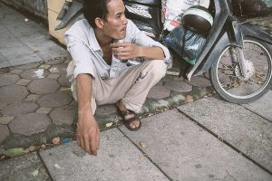 hanoi asia south east vietnam stefano majno resting man.jpg